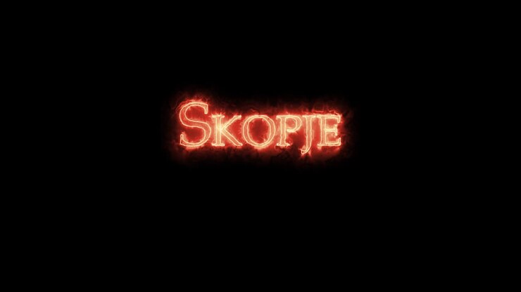 Skopje scritta con il fuoco. Loop