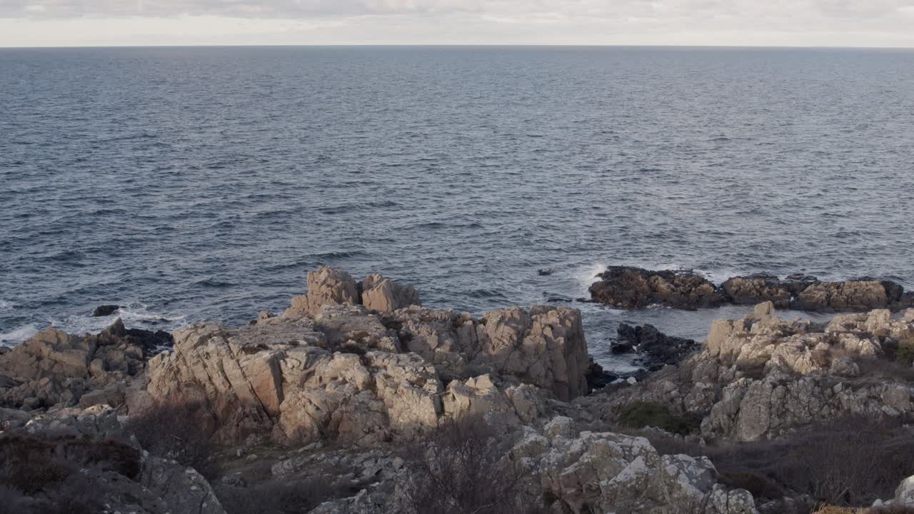 Orizzonte oceanico al tramonto