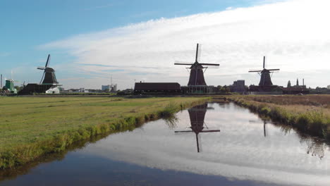 Molinos-De-Viento-Aéreos-En-Zaanse-Schans,-Amsterdam,-Países-Bajos