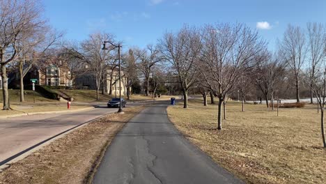 Lake-of-the-isles,-outdoor-park-spring-in-Minneapolis