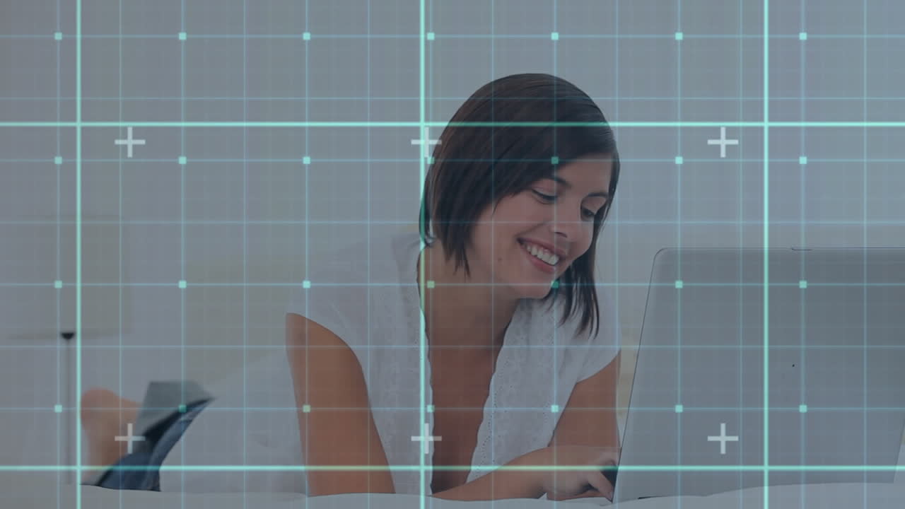 animación de la red de conexiones a través de una estudiante usando una computadora portátil desde casa