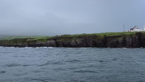 Calm-Sea-waves-in-slow-motion