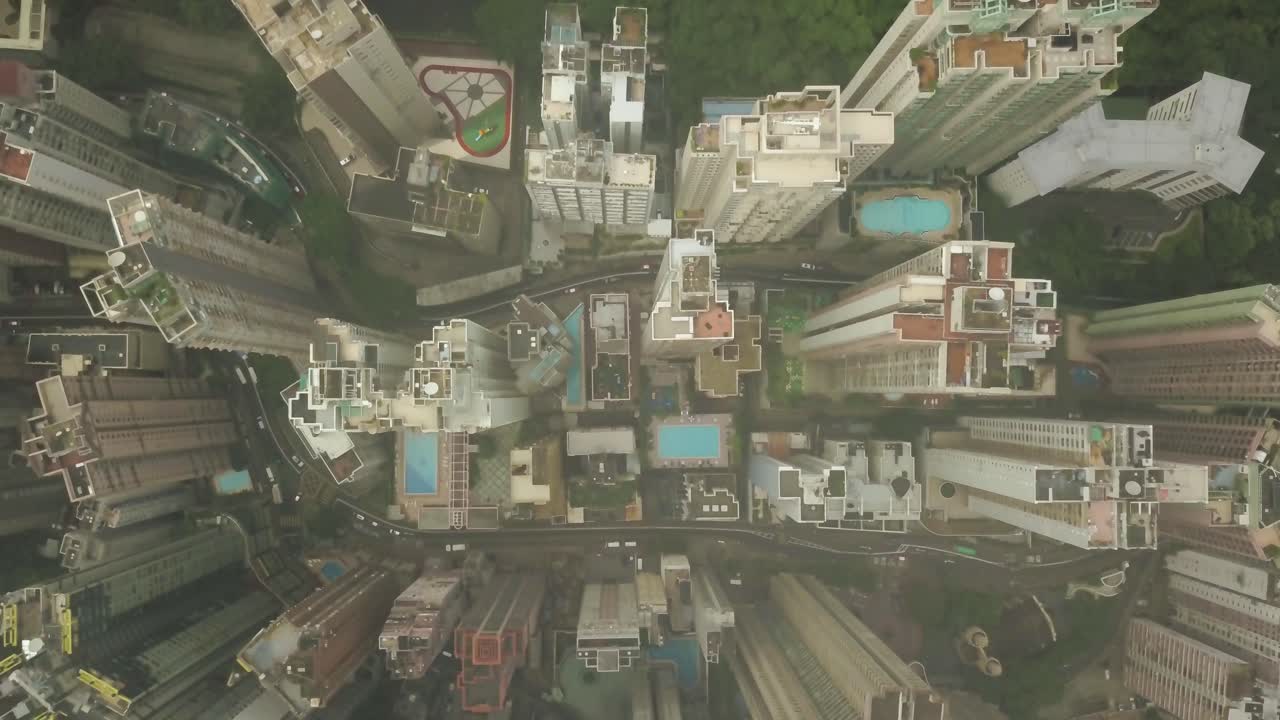 구름을 통해 홍콩 도시의 공중 평면도