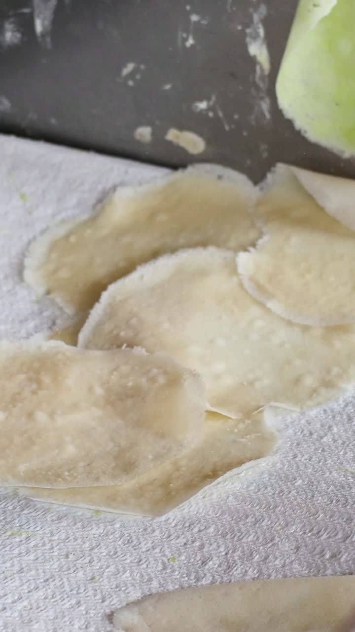 preparación y plegado de crepes de algodón de caramelo