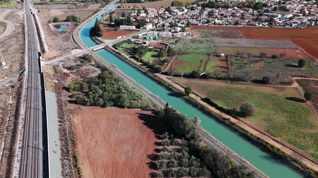 Piste ciclabili, il fiume Lez offre un percorso panoramico e un'esperienza ciclistica rilassante