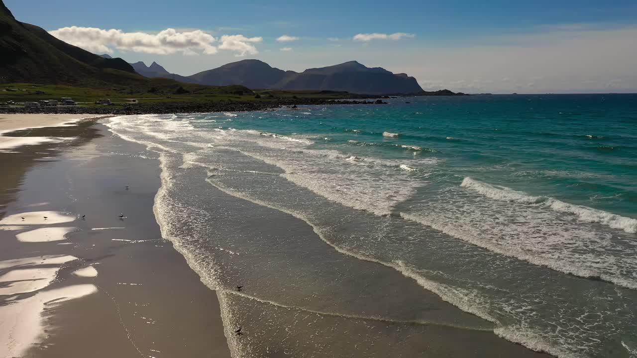 Spiaggia delle Isole Lofoten, un arcipelago nella contea di Nordland, Norvegia