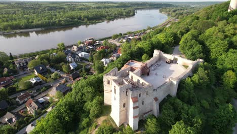 castle in kazimierz dolny city