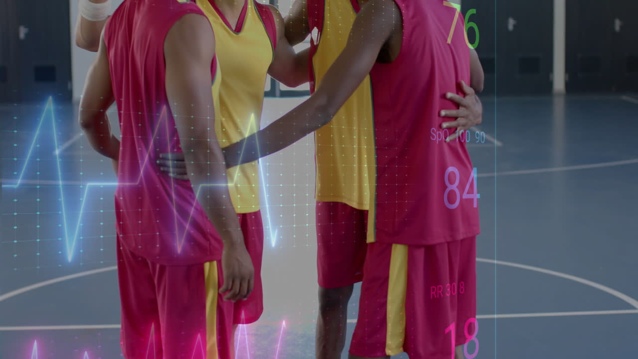 코트에서 다양한 농구 선수에 대한 디지털 데이터 처리의 애니메이션