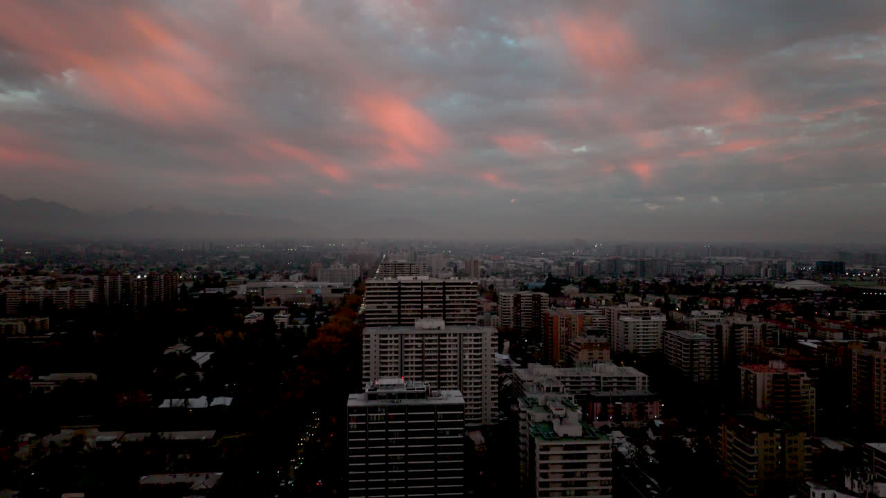 invierno santiago de chile nubes al anochecer