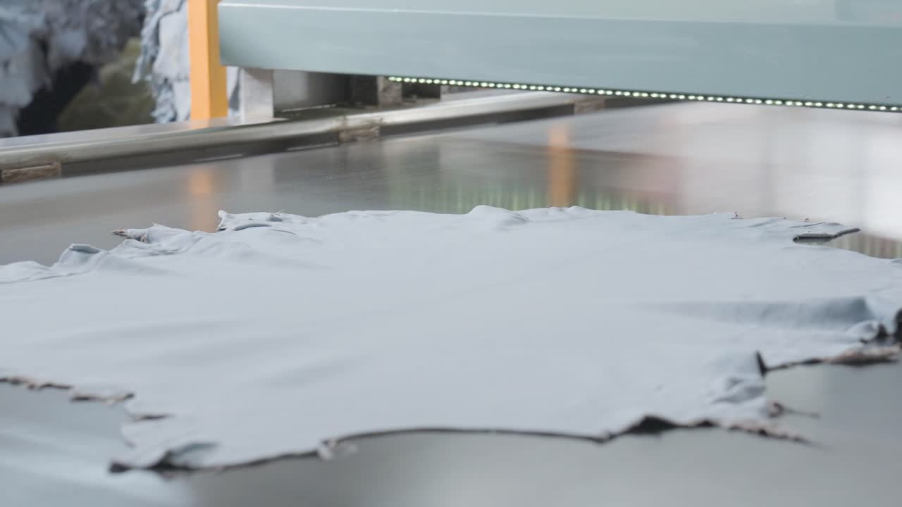 Industrial Leather Processing on an Automated Machine
