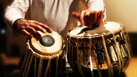 Tabla-Player-00