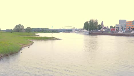 Looking-at-the-Joh-frost-Bridge-in-Arnhem