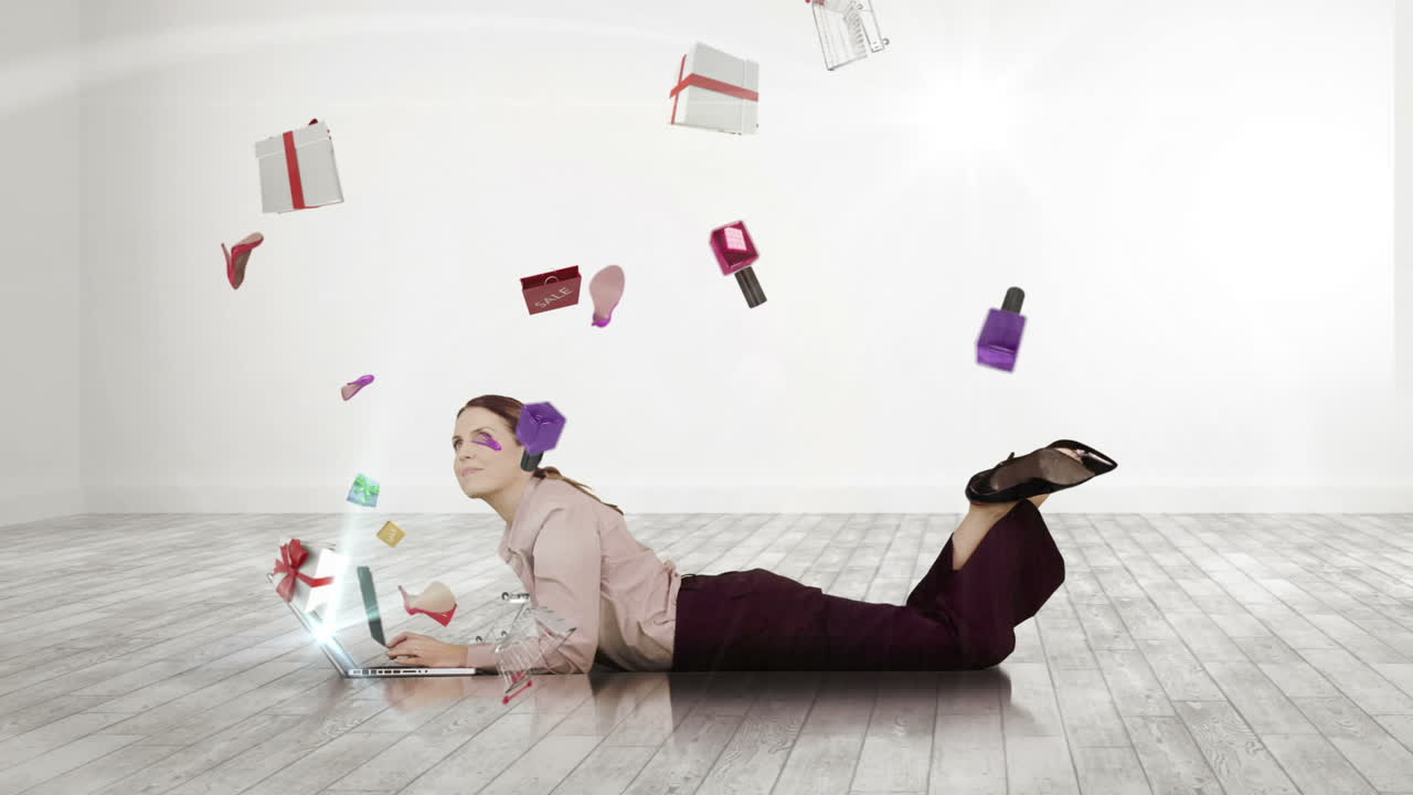 una mujer bonita mirando una oferta de compras electrónicas en una computadora portátil