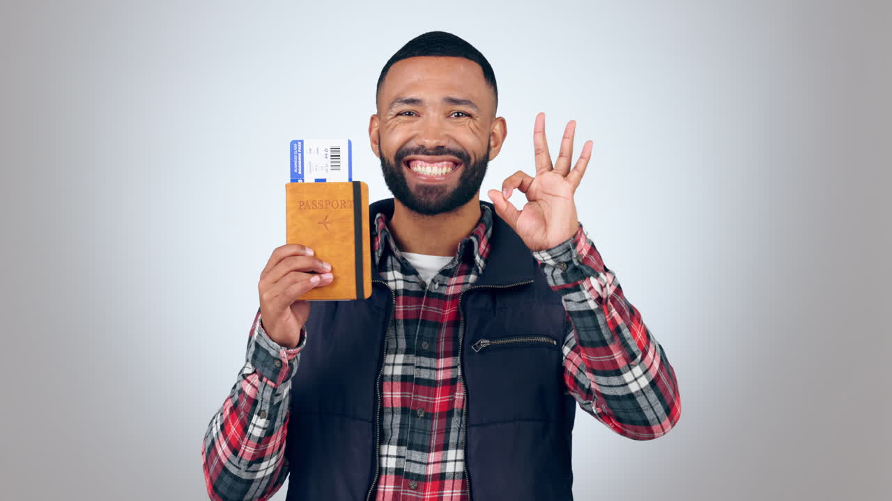 está bien, hombre y cara, billete de avión