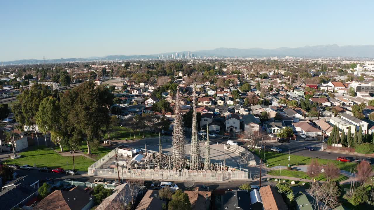 캘리포니아주 로스앤젤레스에 있는 와트 타워의 공중 정적 샷