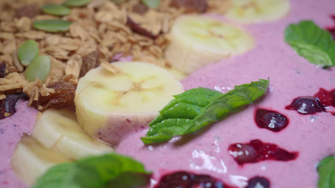 Un delizioso e salutare smoothie bowl