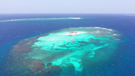 diminuta base de banco de arena en cayo arena, república dominicana