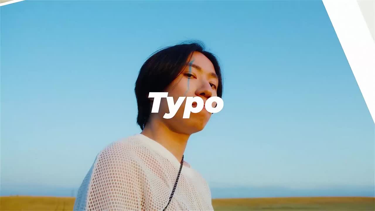생생한 모션으로 동영상 및 미디어 쇼케이스의 참여를 유도하는 리드미컬한 멀티스크린 오프너