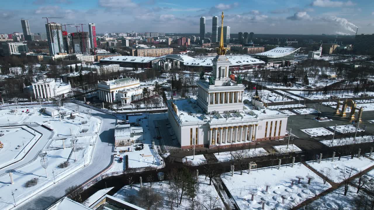 vdnkh en moscú durante el invierno