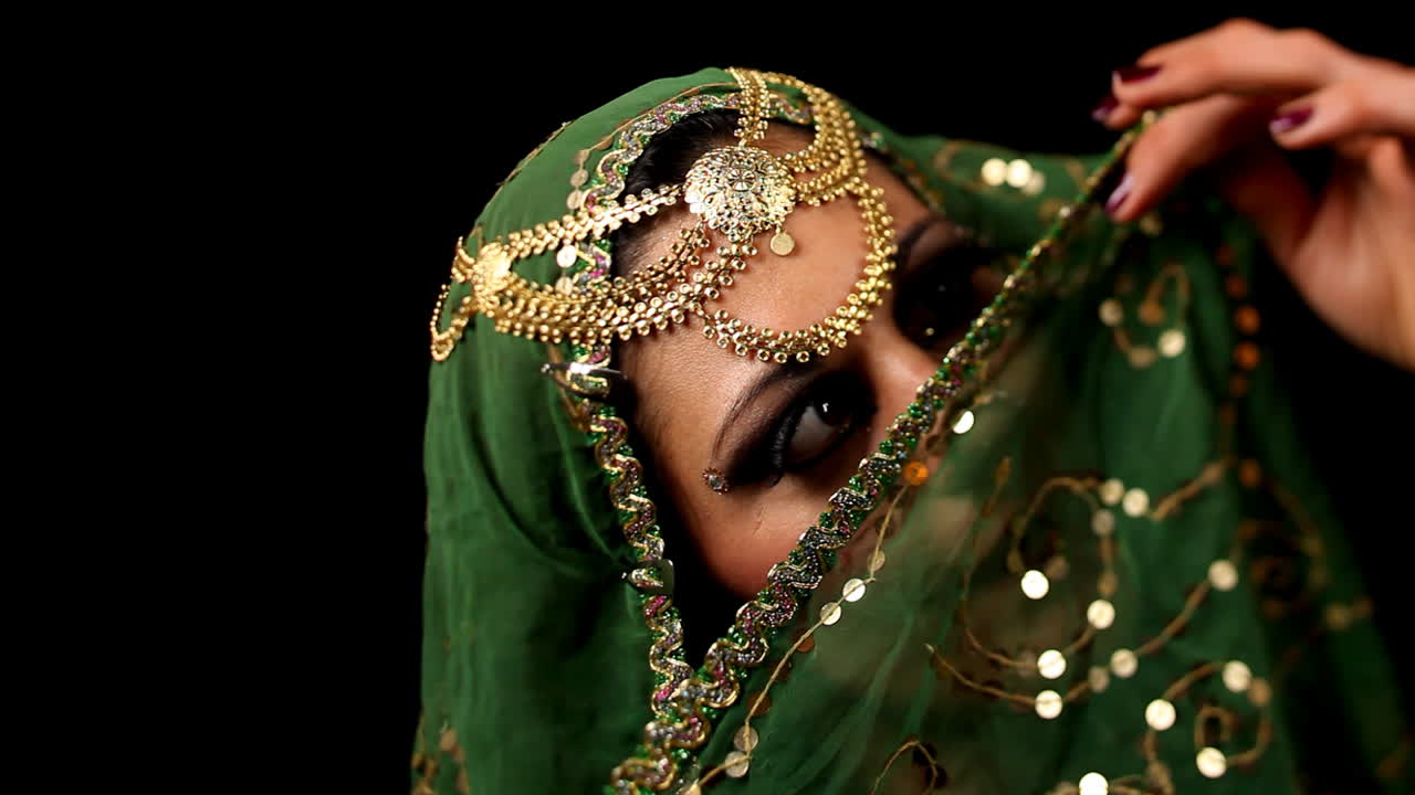 bailarina vestida tradicionalmente 24