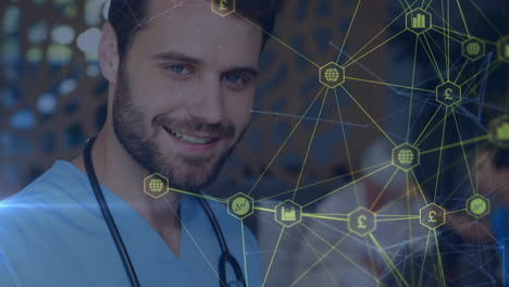 un médico está usando una tableta digital en un hospital.