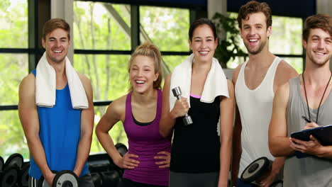 Athletic-men-and-women-posing