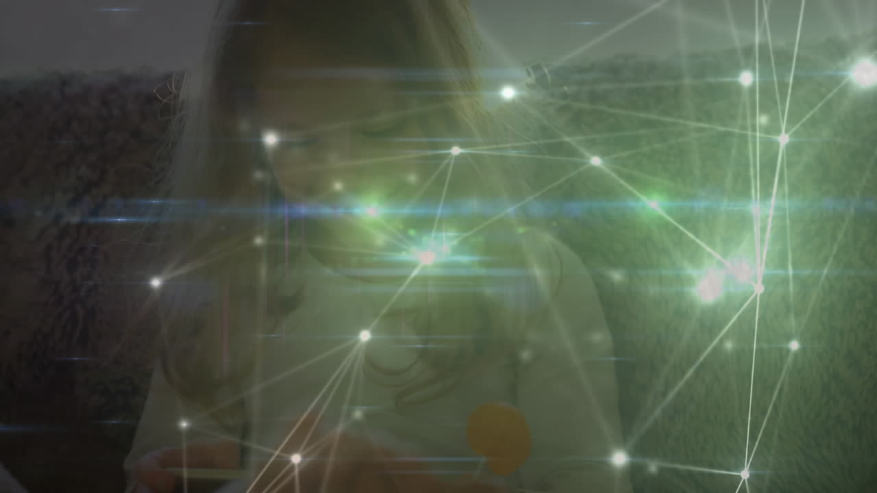 animación de redes de conexiones con iconos sobre chicas que usan teléfonos inteligentes