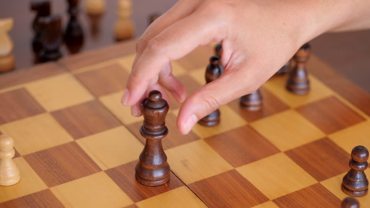 piezas de ajedrez yuriy