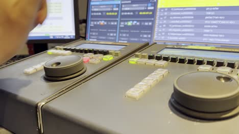 sala de control de edición de video