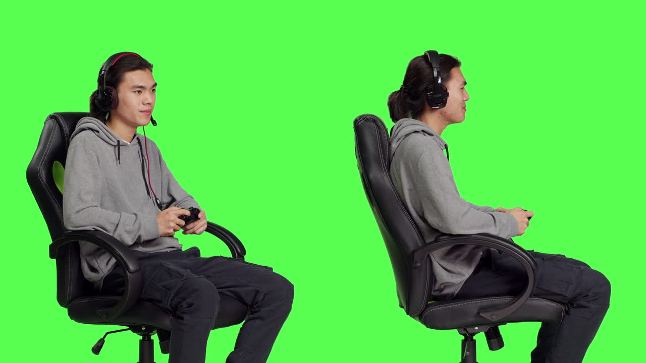 즐거운 사람이 비디오 게임을 합니다.