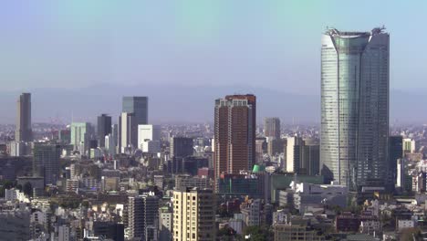 edificios de gran altura en el centro de tokio