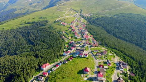 imágenes aéreas de drones de una carretera de montaña rumana – transalpina