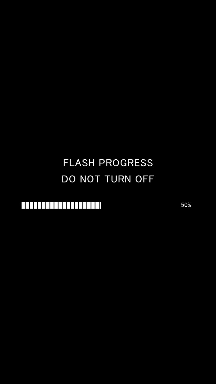 Video vertikal bilah kemajuan flash firmware dengan pesan peringatan jangan matikan di latar belakang hitam
