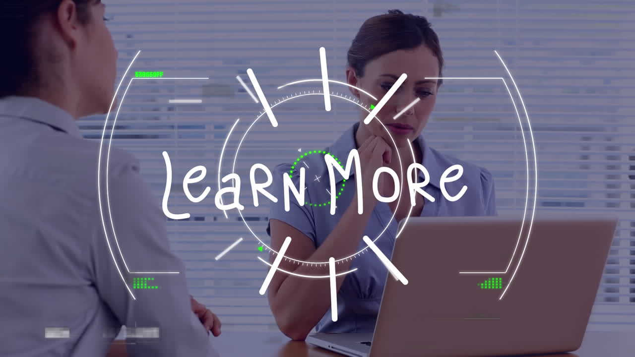 animación de aprender más texto y procesamiento de datos financieros sobre personas de negocios