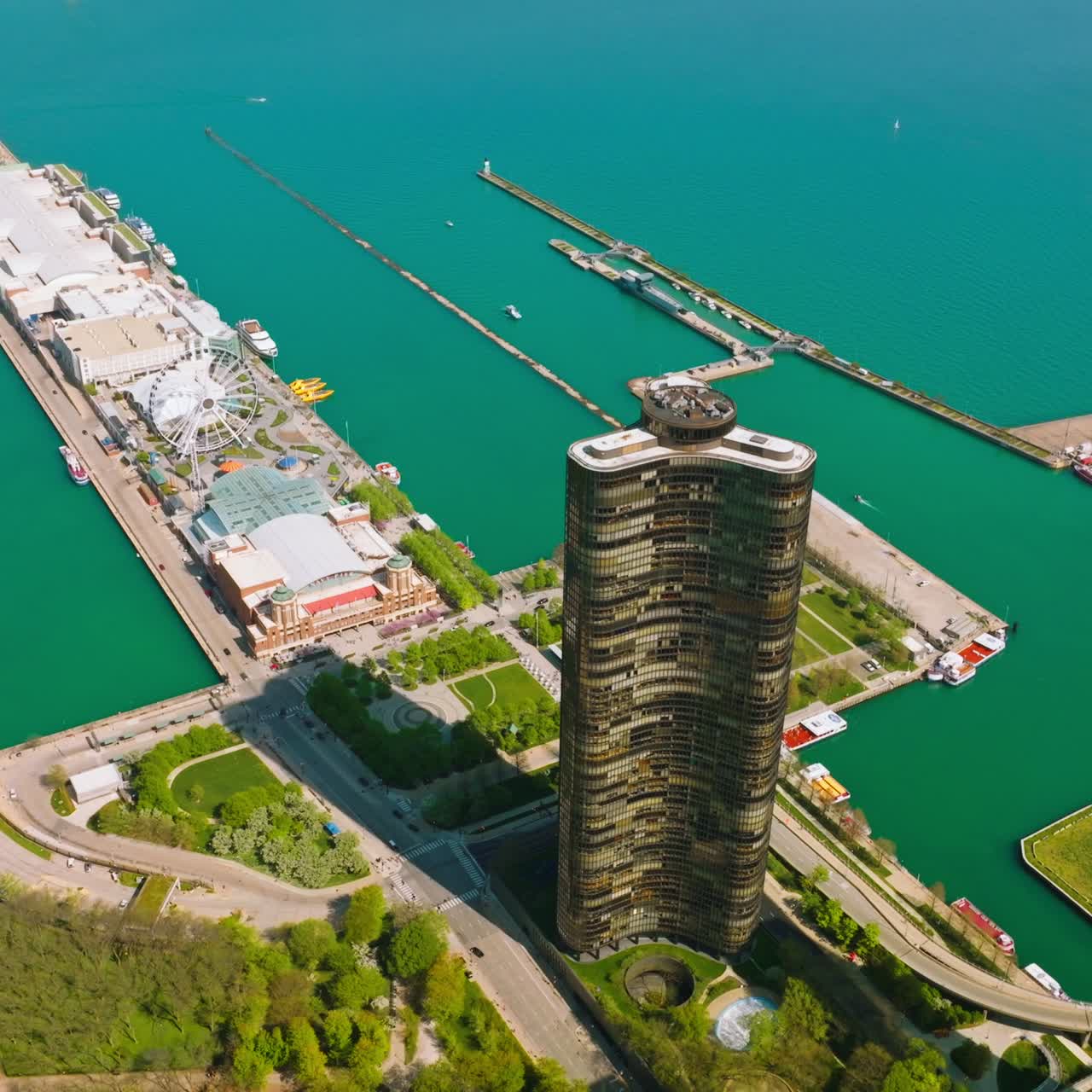 Amazing waterfront and docks of Lake Michigan. Beautiful skyscrapers at the backdrop of sea-green waters