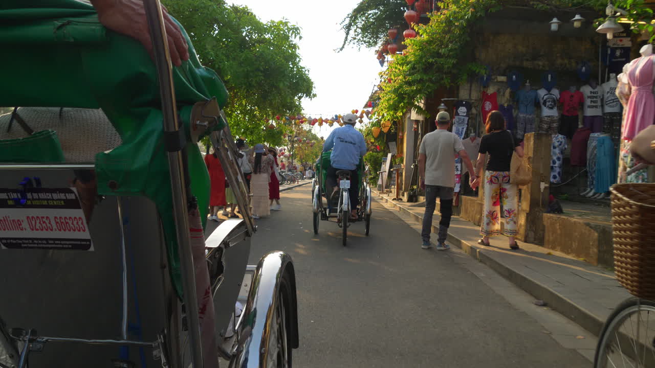 Exploring the Historic Streets of Hoi An, Vietnam