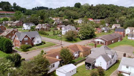 Nachbarschaft-In-Galax-Virginia-Antenne-In-Einem-Vorort