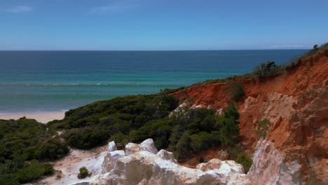 Scenic-red-rock-Pinnacles-at-Beowa-and-Ben-Boyd-National-Park,-New-South-Wales,-Australia,-near-Sydney