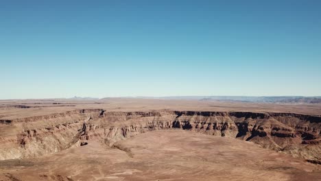 Fish-River-Canyon-In-Namibia,-Afrika-Luftdrohnenaufnahme