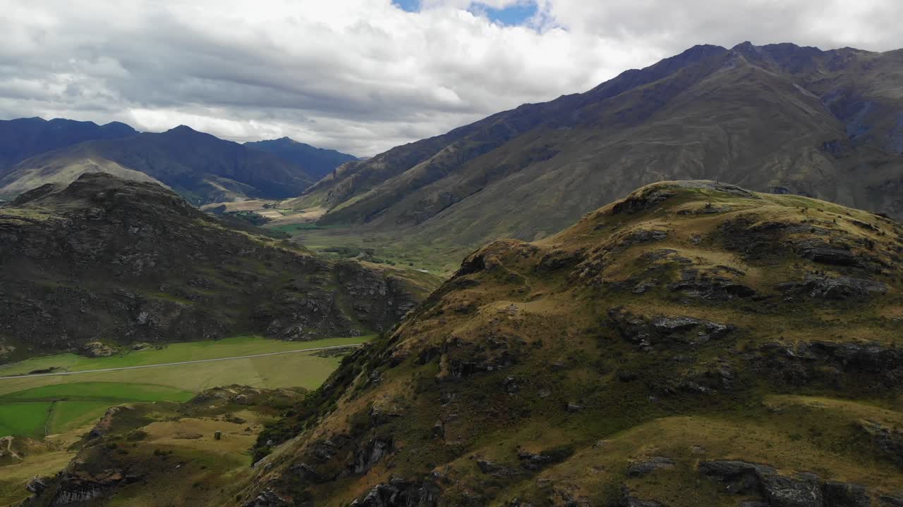 뉴질랜드 의 남부 알프스 산맥 의 바위 봉우리, 지평선 에 있는 트레블 콘 의 공중 풍경 사진