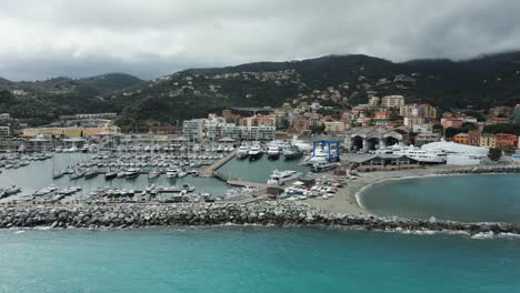 Puerto-Marítimo-De-Liguria,-Varazze