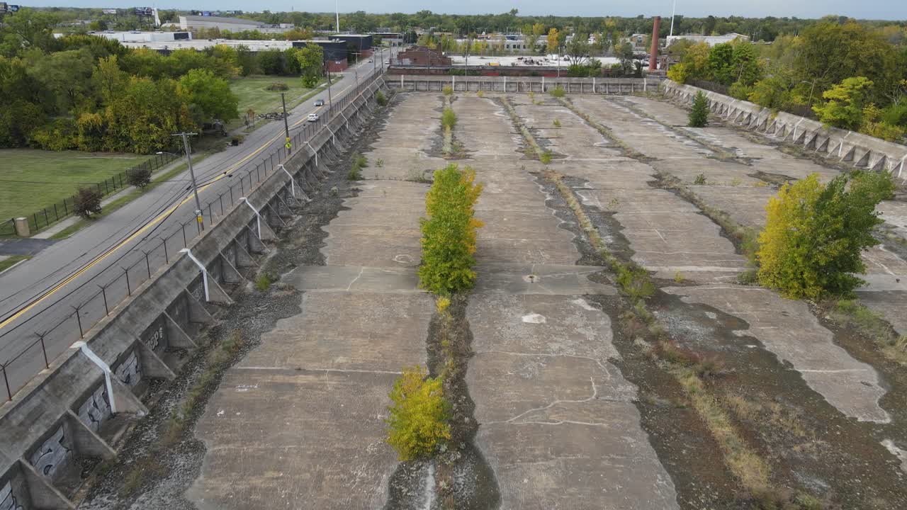 디트로이트, 미시간, 조감도에 있는 버려진 하이랜드 공원 저수지