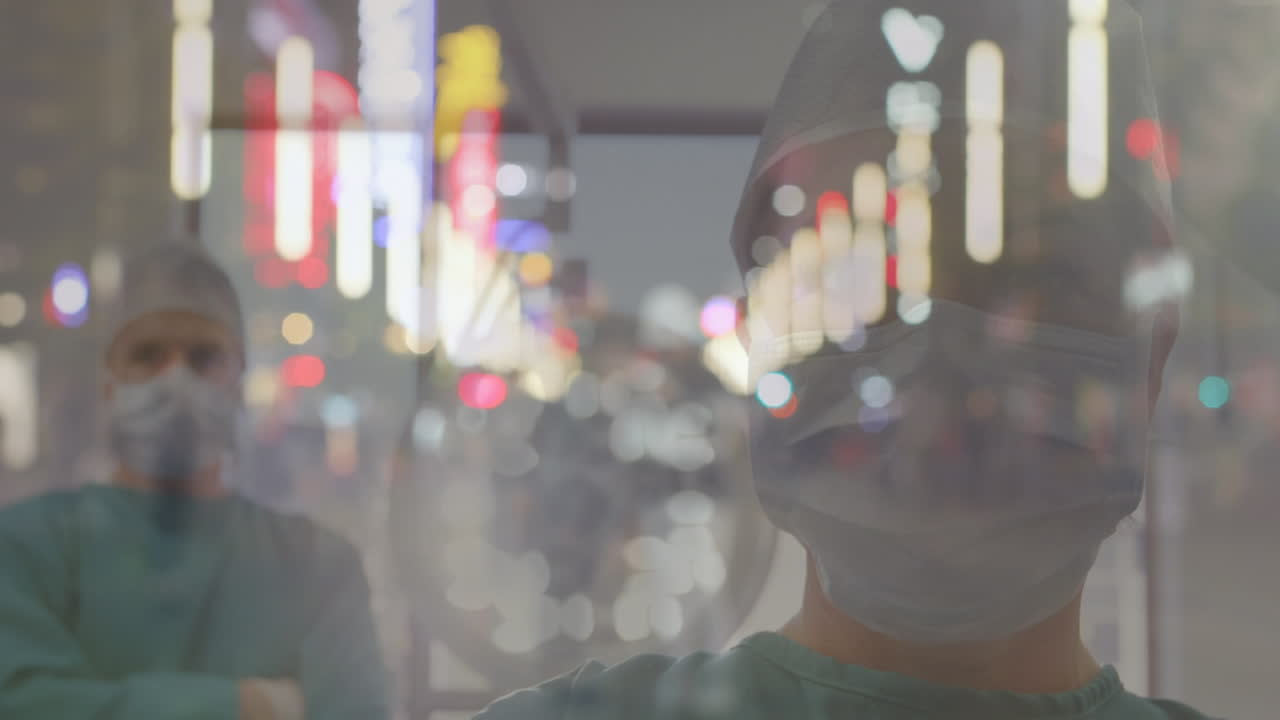 얼굴 마스크를 입은 백인 여성 외과 의사 위에 걸어가는 사람들과 함께 타임 스 애니메이션