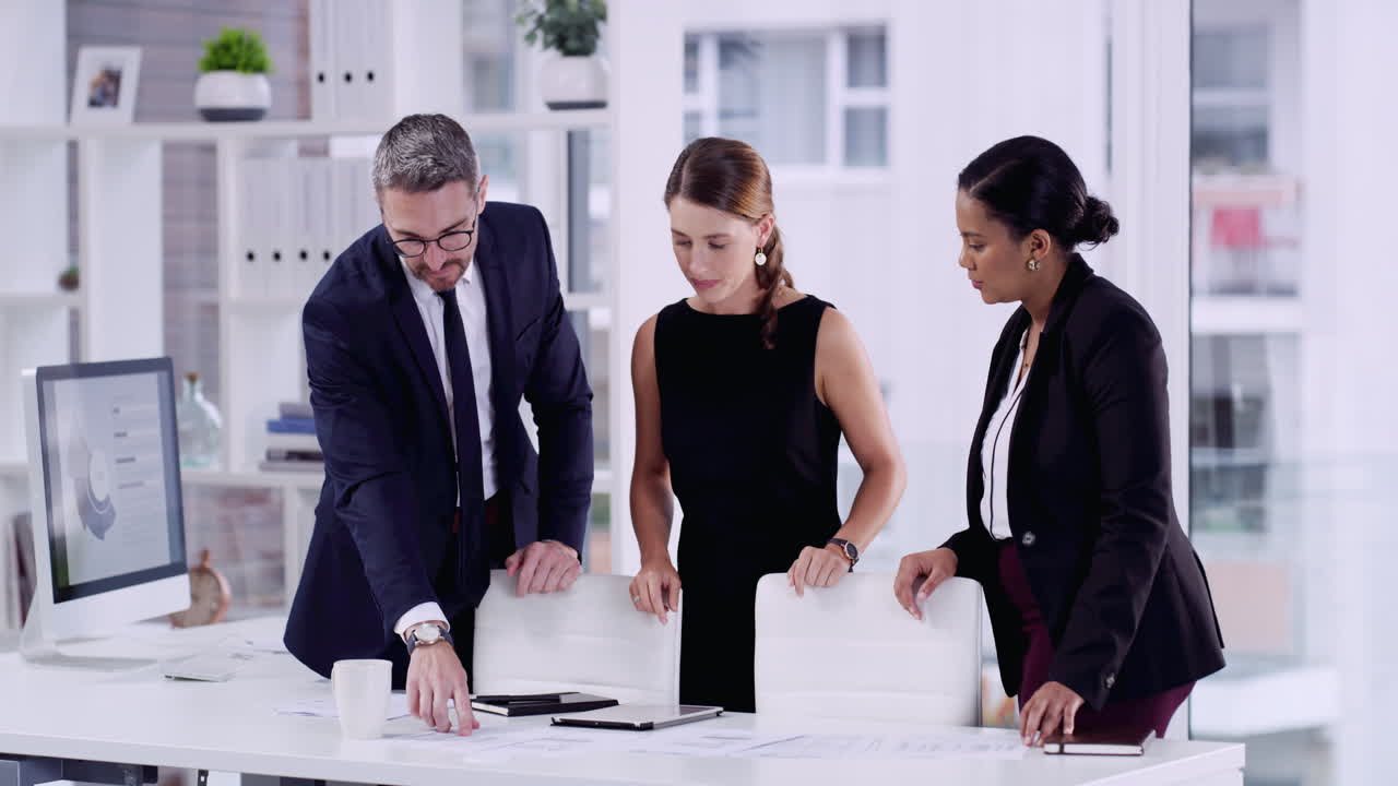 planificar la mejor manera de abordar la tarea en cuestión