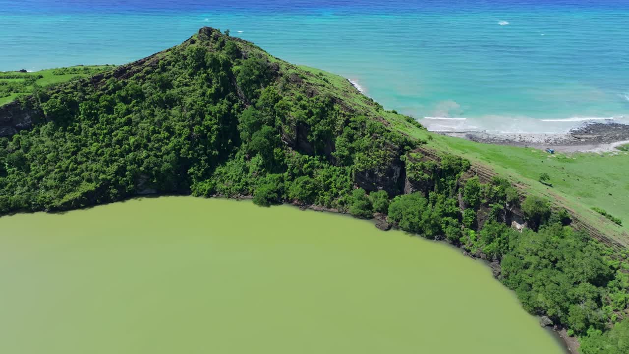 Comoros - Grande Comore - Lac Salé - global panoramic view of the area
