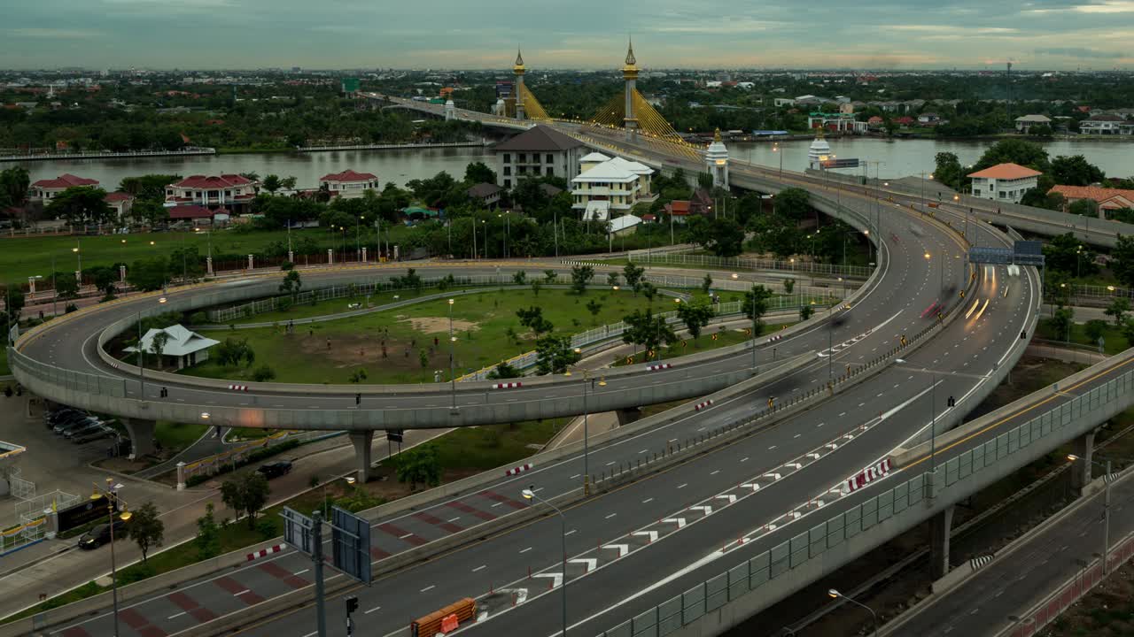 고속도로와 오버브라이드의 시간 지연.