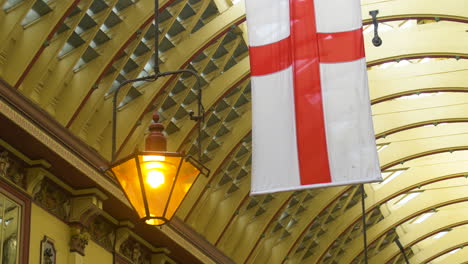 bandera inglesa en el mercado de la ciudad de londres