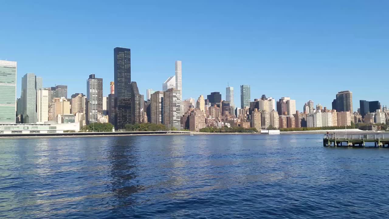 롱아일랜드시티에서 바라본 뉴욕