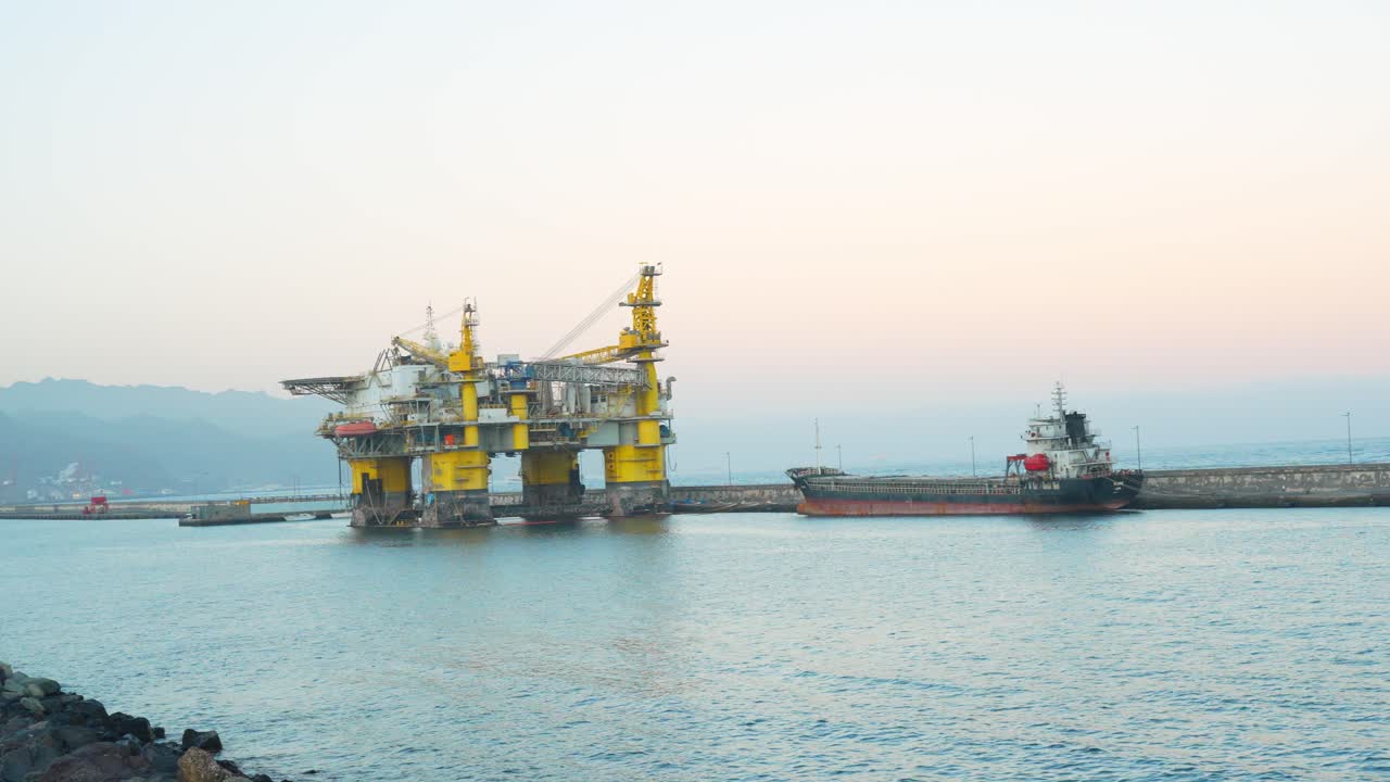 Olieboreplatform på De Kanariske Øer i Atlanterhavet, Tenerife, Spanien.