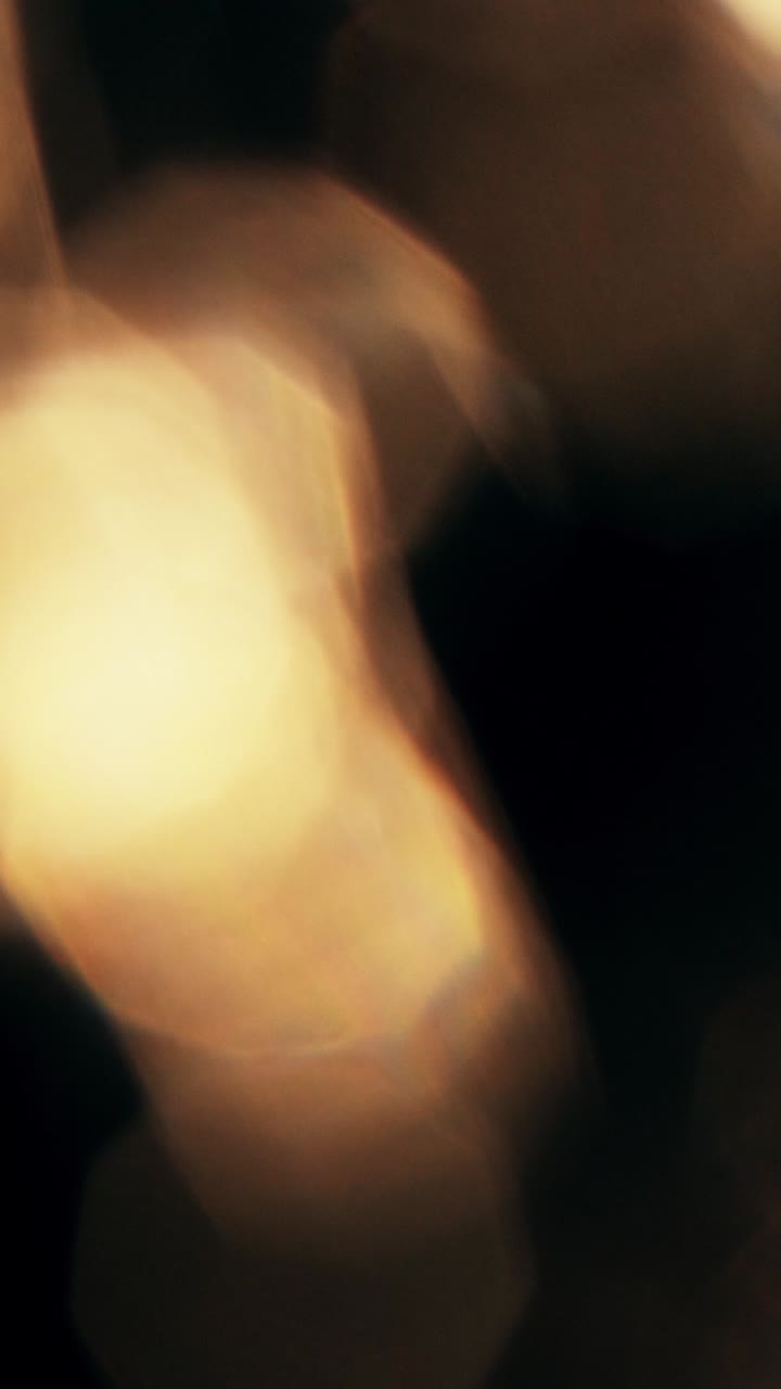 Vazamentos de Luz Dourada Quente Abstratos e Sobreposição Bokeh